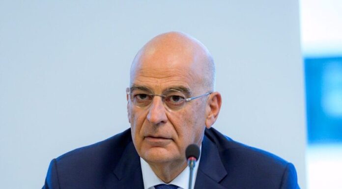 Δένδιας: Ενίσχυση της αποτροπής στο Αιγαίο και αμυντικός εκσυγχρονισμός στα νησιά.