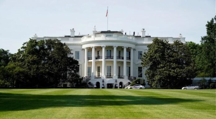 Εμπορική συμφωνία ΗΠΑ–Ηνωμένου Βασιλείου υπόσχεται νέα ώθηση στις διμερείς σχέσεις.