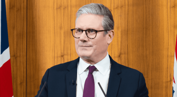 Πολιτική στροφή στο Λονδίνο: Ο Στάρμερ υπόσχεται αναγνώριση της Παλαιστίνης εάν δεν υπάρξει υποχώρηση από το Ισραήλ.