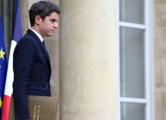 Ατάλ: Η ακροδεξιά είναι προ των πυλών της εξουσίας