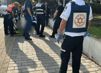 Επίθεση με Μαχαίρι σε Προάστιο του Τελ Αβίβ: Μία Γυναίκα Νεκρή και Τρεις Τραυματίες.