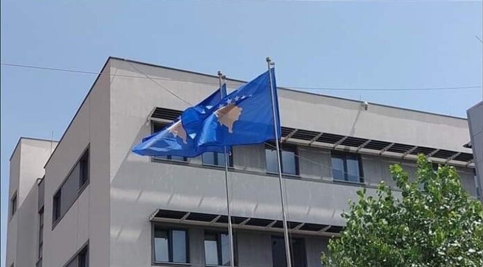 Η κεντρική εκλογική επιτροπή του Κοσόβου απορρίπτει τη συμμετοχή της σέρβικης μεινότητας στις εκλογές.