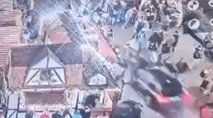 ΣΟΚ ΣΤΗΝ ΓΕΡΜΑΝΙΑ! ΤΡΟΜΟΚΡΑΤΗΣ ΠΕΦΤΕΙ ΠΑΝΩ ΣΕ ΠΛΗΘΟΣ ΣΕ ΧΡΙΣΤΟΥΓΕΝΝΙΑΤΙΚΗ ΑΓΟΡΑ!