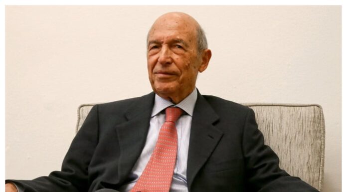 Πέθανε ο κώστας σημίτης