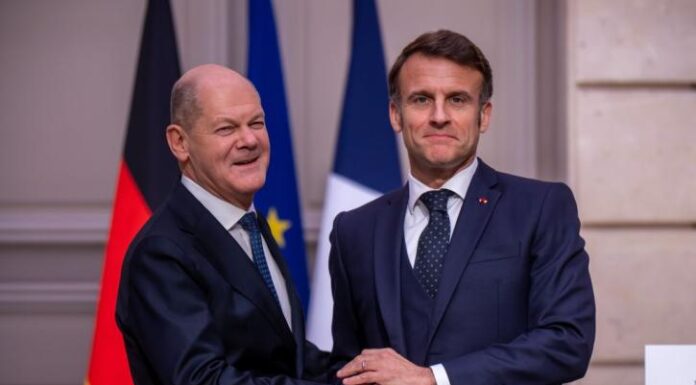 Συνάντηση Μακρόν – Σολτς στο Παρίσι