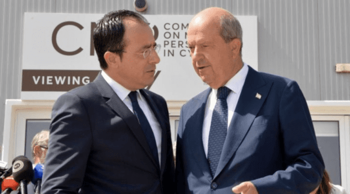 Κύπρος: Συνάντηση Χριστοδουλίδη και Τατάρ για το ζήτημα των νέων σημείων διέλευσης