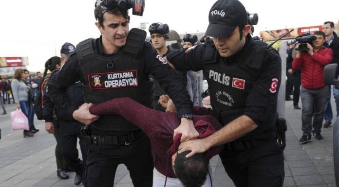 Τουρκία: Εκατοντάδες πολιτικές συλλήψεις