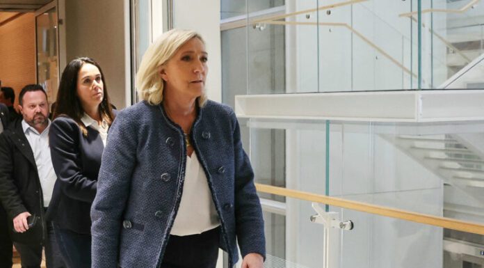 Πολιτικός σεισμός στη Γαλλία