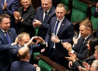 Πολωνία: Η κυβέρνηση Τουσκ πήρε την ψήφο εμπιστοσύνης