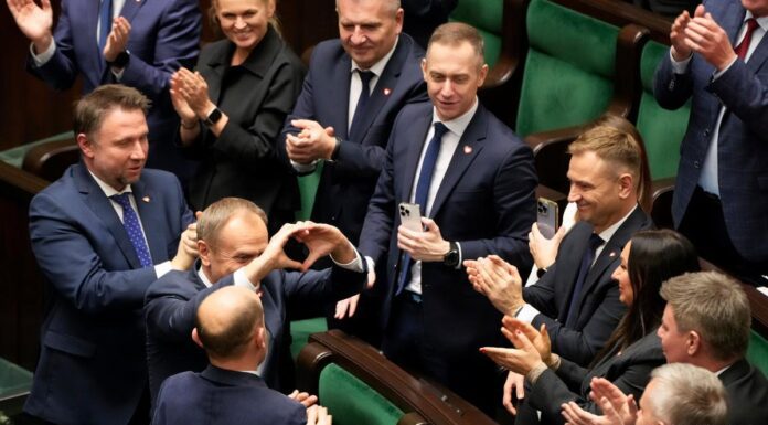 Πολωνία: Η κυβέρνηση Τουσκ πήρε την ψήφο εμπιστοσύνης