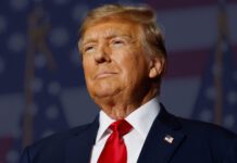 Τραμπ: Ο εναέριος χώρος πάνω και γύρω από τη Βενεζουέλα θα παραμείνει κλειστός