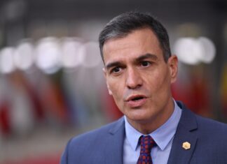 Διάταγμα-τομή από τη Μαδρίτη: νομιμοποίηση έως και 500.000 μεταναστών και άνοιγμα στην αγορά εργασίας.