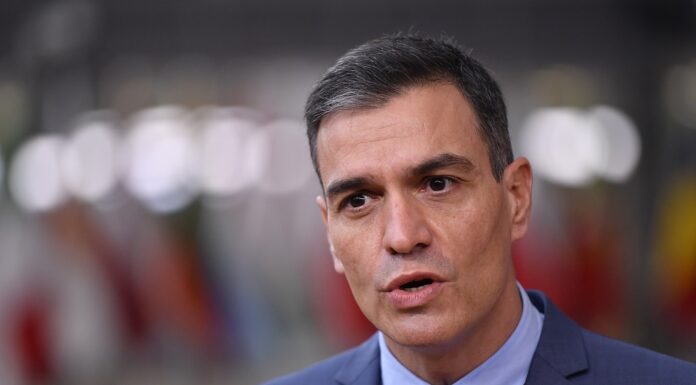 Διάταγμα-τομή από τη Μαδρίτη: νομιμοποίηση έως και 500.000 μεταναστών και άνοιγμα στην αγορά εργασίας.