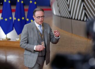 Οι Βρυξέλλες προειδοποιούν για κινδύνους του ευρωπαϊκού σχεδίου αξιοποίησης παγωμένων ρωσικών περιουσιακών στοιχείων