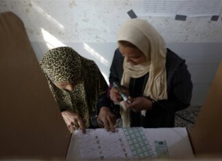 Οι Ιρακινοί προσέρχονται στις κάλπες σε εκλογές υπό σκιά αμφιβολιών και διαρθρωτικών προβλημάτων
