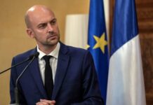 Η Γαλλία ανοίγει προξενείο στη Γροιλανδία