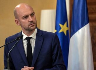 Η Γαλλία ανοίγει προξενείο στη Γροιλανδία