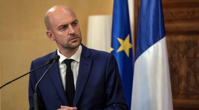 Η Γαλλία ανοίγει προξενείο στη Γροιλανδία