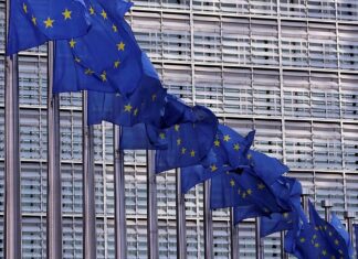 Η Ευρωπαϊκή Ένωση ετοιμάζει αντίμετρα στους νέους δασμούς των ΗΠΑ