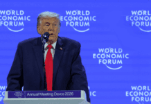 Τραμπ: Δεν θα χρησιμοποιήσω βία για τη Γροιλανδία