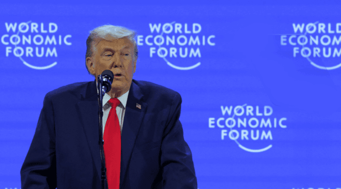 Τραμπ: Δεν θα χρησιμοποιήσω βία για τη Γροιλανδία