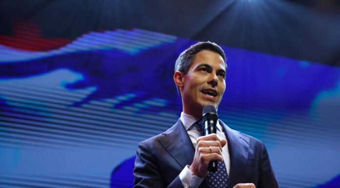 Ο Ρομπ Γέτεν νέος πρωθυπουργός της Ολλανδίας σε ηλικία 38 ετών