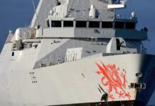 Βρετανική ηγεσία σε ναυτική επιχείρηση για το Ορμούζ