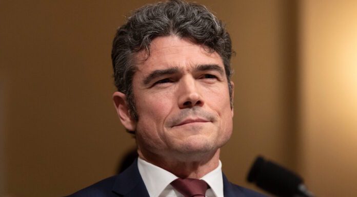 Αποχώρηση-καταγγελία από τον επικεφαλή της αντιτρομοκρατικής για την εμπλοκή των ΗΠΑ στο Ιράν