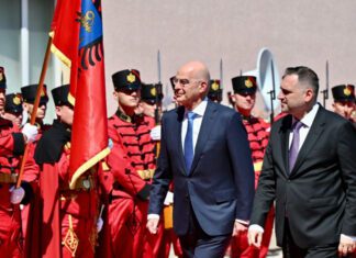 Συνάντηση Δένδια – Νούφι στα Τίρανα με επίκεντρο την αμυντική συνεργασία