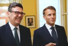 Μακρόν στο Λονδίνο: Πρώτη συνάντηση με Μπέρναμ.