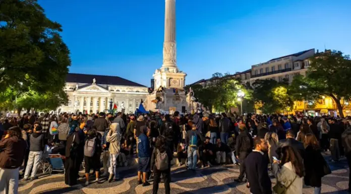 Πορτογαλία: Βίαιη καταστολή των διαδηλώσεων για τη στεγαστική κρίση – 31 συλλήψεις και δεκάδες τραυματίες σε Λισαβόνα και Πόρτο!
